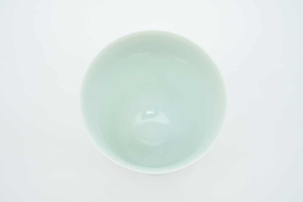百田 暁生　青白磁ぐい吞み