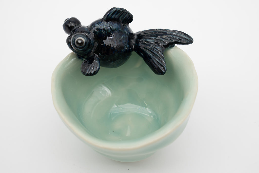 岡村 悠紀　金魚猪口（出目金）